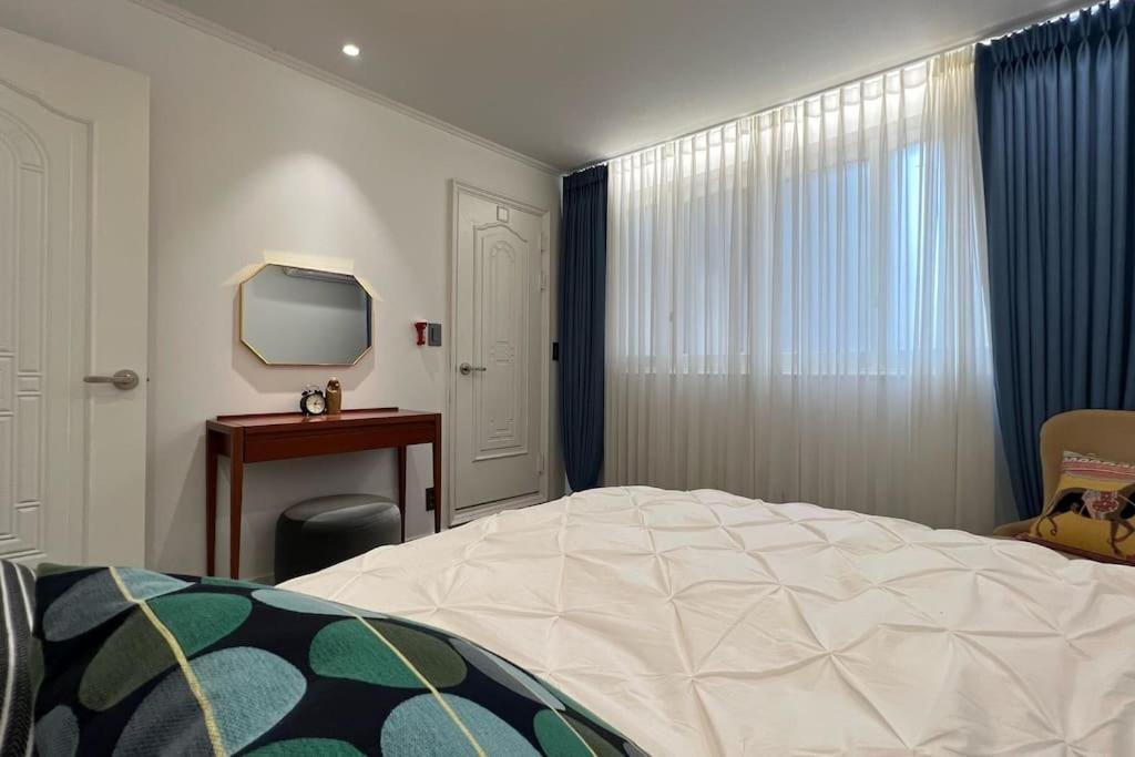 Hongdae 3Bedroom Apartment #14 Сеул Экстерьер фото