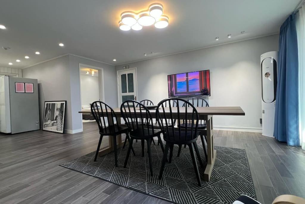 Hongdae 3Bedroom Apartment #14 Сеул Экстерьер фото