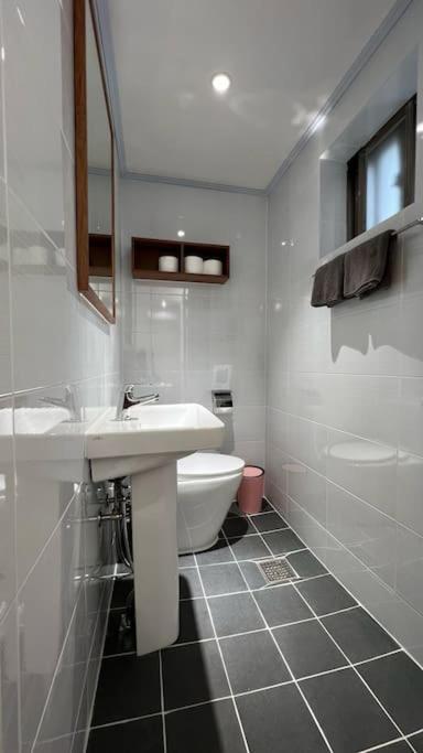 Hongdae 3Bedroom Apartment #14 Сеул Экстерьер фото